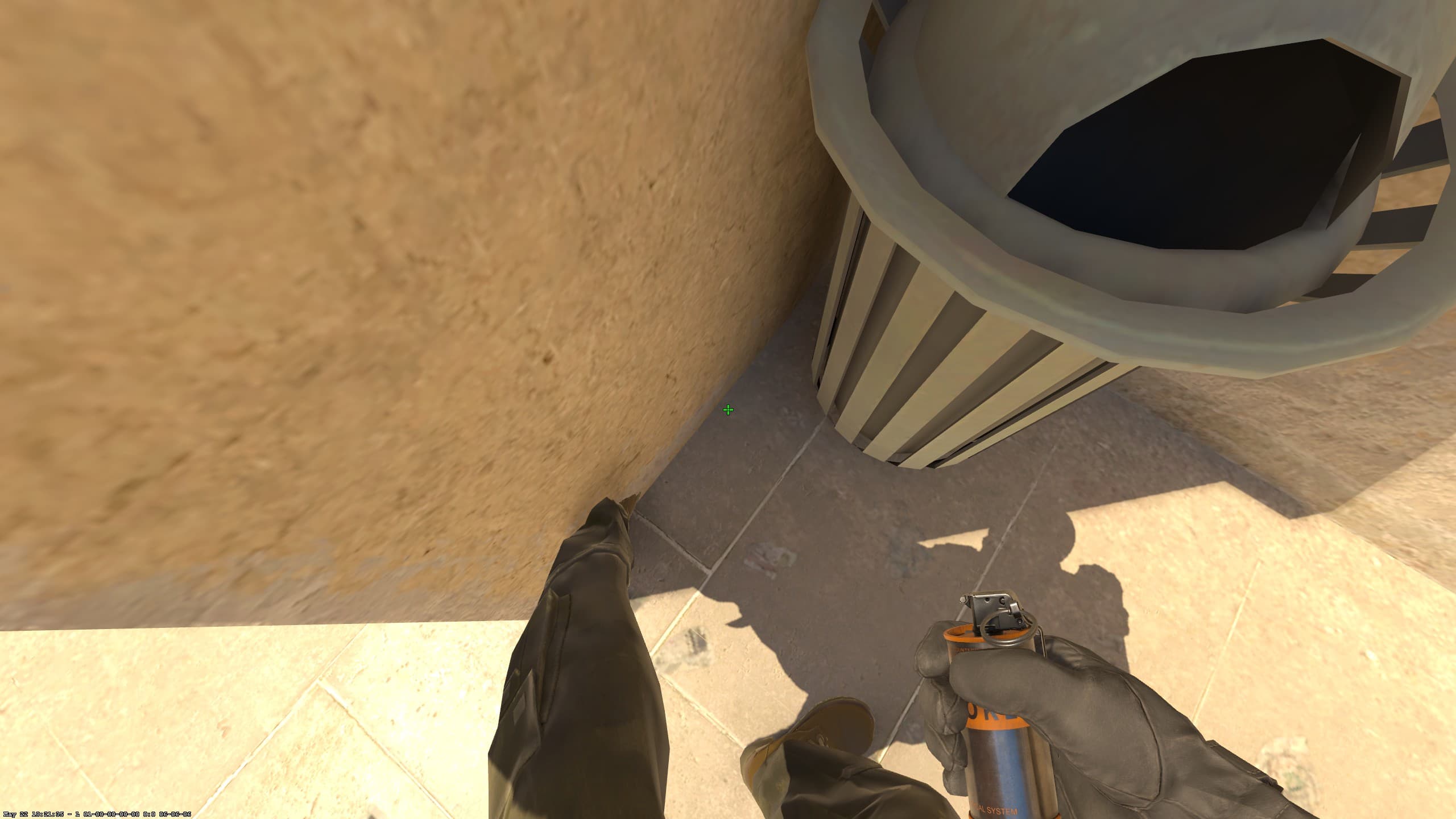 Позиция, из которой кидается смоук с T spawn в окно
